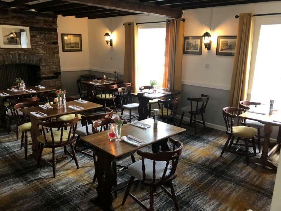 The Griffin Llyswen Hotel Brecon Exterior foto